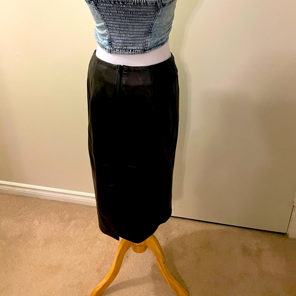 Beautiful MaxMara leather skirt - Picture 2 of 13